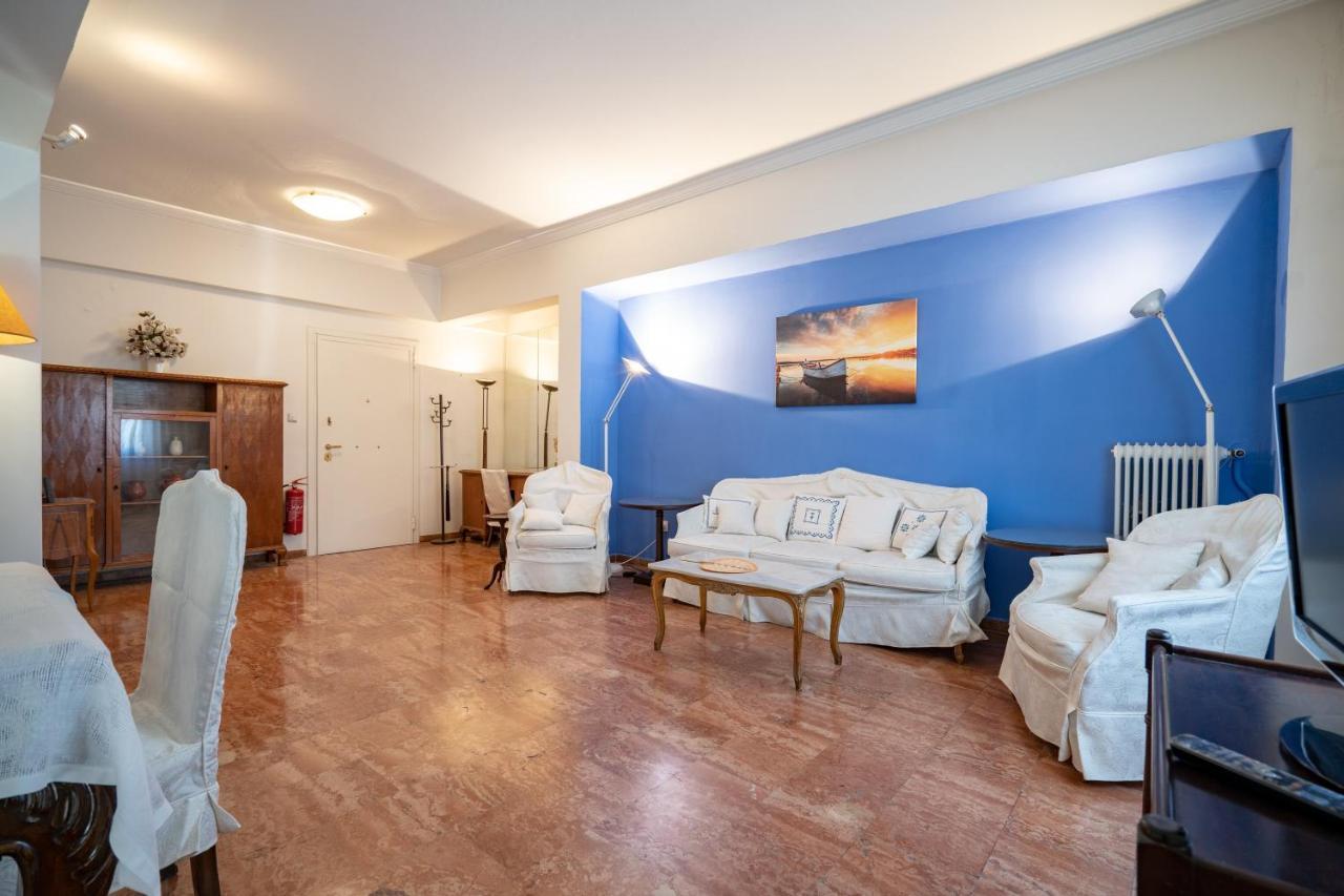 Larissa Station metro st. 2 bedrooms 3 pers. flat Athene Buitenkant foto