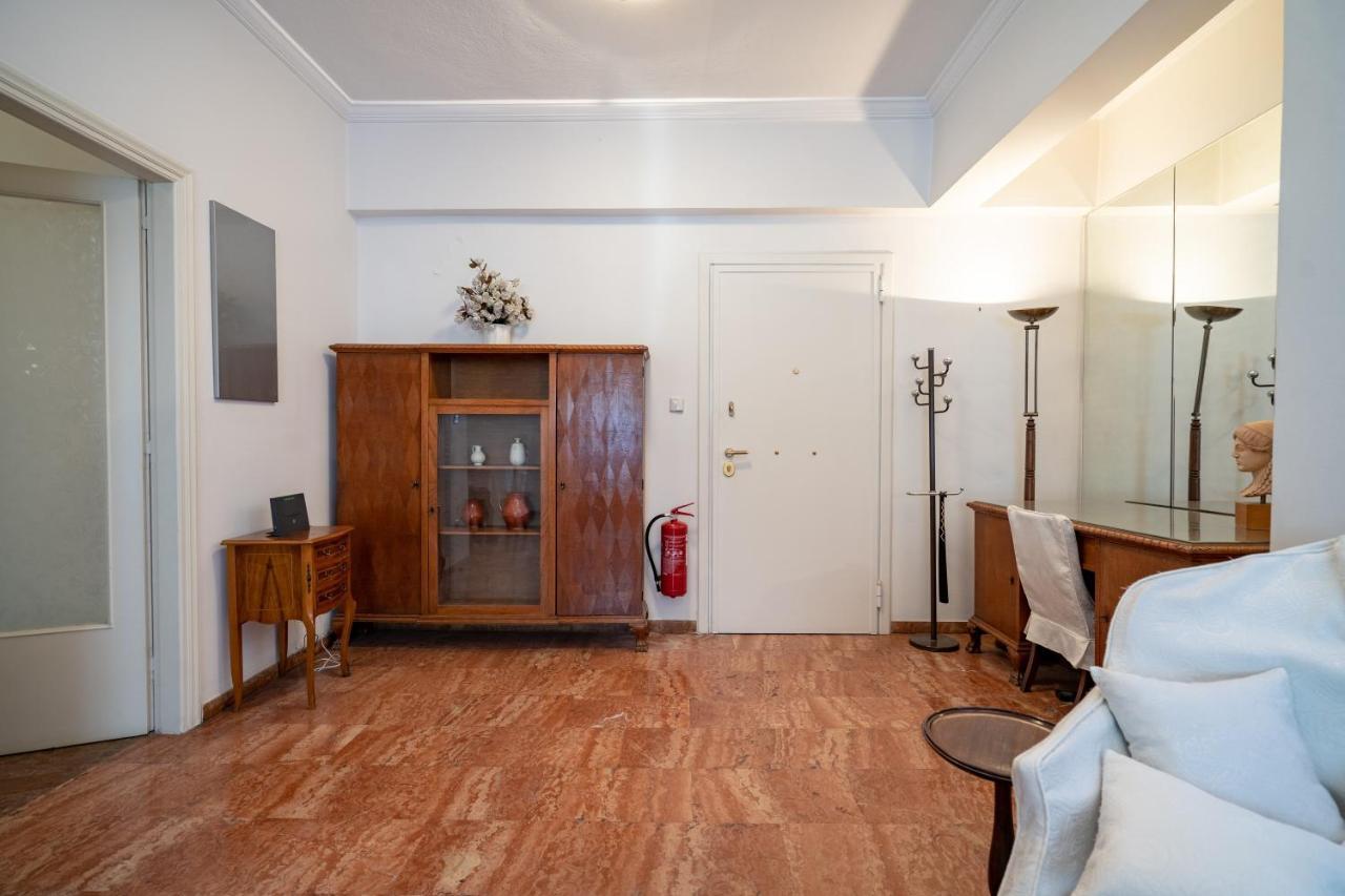Larissa Station metro st. 2 bedrooms 3 pers. flat Athene Buitenkant foto