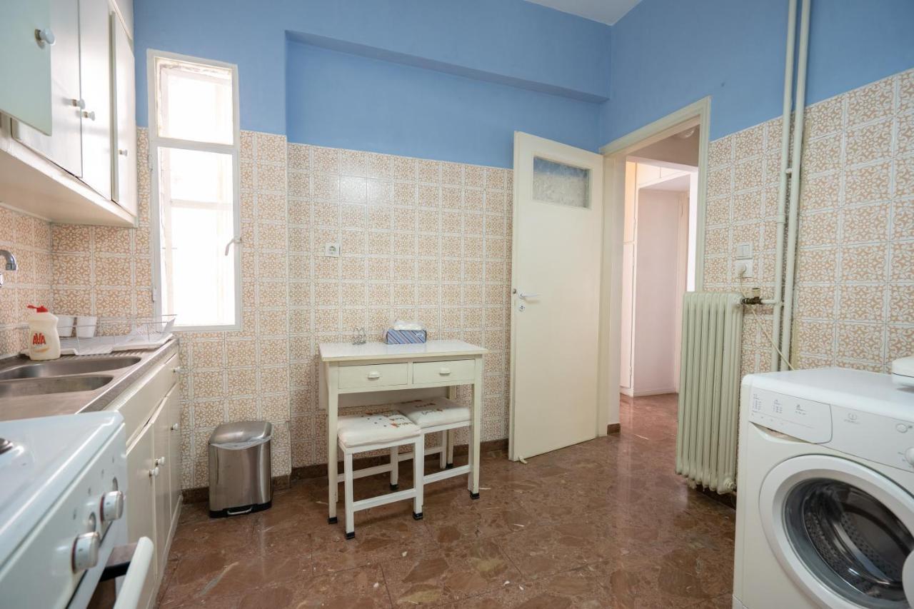 Larissa Station metro st. 2 bedrooms 3 pers. flat Athene Buitenkant foto