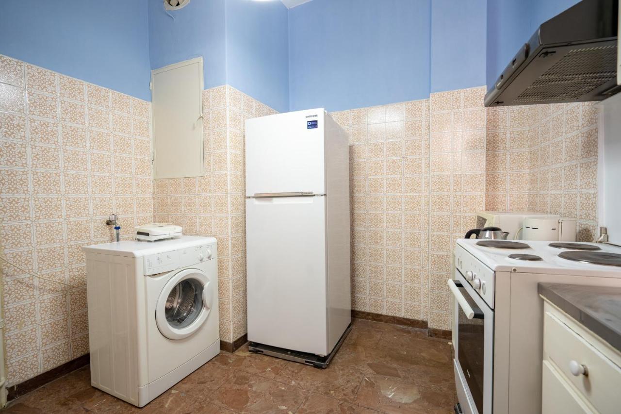 Larissa Station metro st. 2 bedrooms 3 pers. flat Athene Buitenkant foto